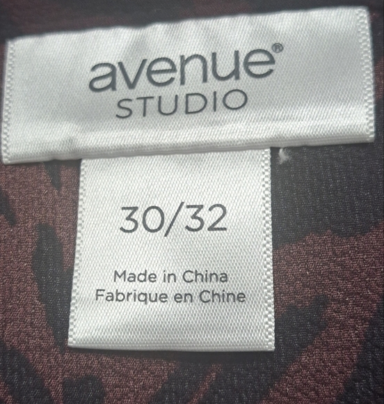 Avenue Studio Plus Size Blouse with Lace  30/32 - Picture 6 of 8